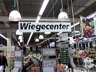 schild im supermarkt: wiegecenter